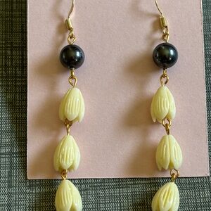 Pikake bud and pearl dangling earrings